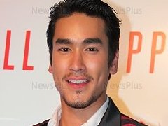 Nadech承认Yaya正是他中意的类型 Sara对算命师Lak说她将怀二胎没有多想