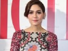 Chompoo再度成为L’Officiel泰国形象大使 Tor对被问及女友感到害羞