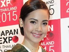 Yaya否认同时为两家航空公司代言 Chakrit与Woonsen一道走秀