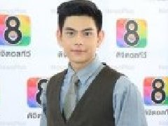 Eang否认挤掉Fluke与Film成为男主角 May与Num以及Mayu一起拍摄平面照