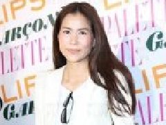 Cherry否认减少工作淡出演艺圈 Bella带父母亲举家为作Weir送上鼓励