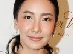 Noon称她曾经被联系出演《情焰》 Toey为拍摄《金手镯》学习舞蹈