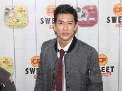 Tik为演《房主》学习钢琴和舞蹈 制片人透露《折翼天使》剧本已推倒重来