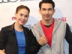 Umm与Nat对当着众人面做健身感到兴奋 Jane将告别单身与Paul结婚