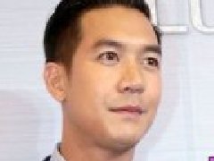 Weir称与Bella都是用Line来交谈 朋友强调Ploy与Peter并没有分手