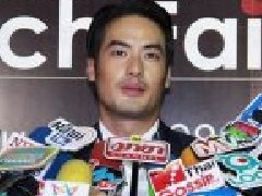 Boy远离公众视野加紧拍戏 Margie近期与她母亲以及妹妹一起亮相