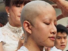 泰星Mike出家剃度照曝光 没头发没眉毛帅气依旧