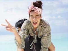 泰星Mark和Kim晒甜蜜合照 尽显逗比气质