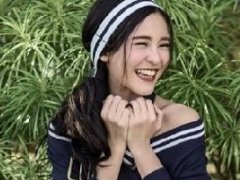 泰星李海娜Aom Sushar可爱写真 主演的泰版一吻定情正热播. 