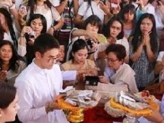 泰国最佳荧屏情侣Nadech和yaya共做善事 募得捐款160万泰铢