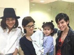 泰星Por手术后病情好转 众泰星朋友James、Margie等前去医院看望