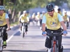泰国“为父骑行”活动安保总人数超三万