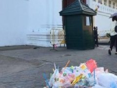 泰国网友曝新年倒计时玉佛寺旁垃圾凌乱