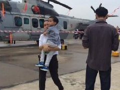 泰国儿童节活动 儿童可参观军事基地免费坐地铁