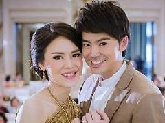 泰版小虎队D2B组合成员Beam与女友Aoy大婚