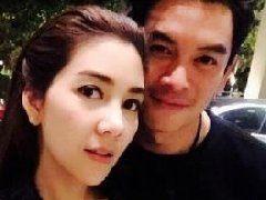 泰星Chakrit与妻子Woonsen甜蜜照曝光 打破感情破裂传闻 