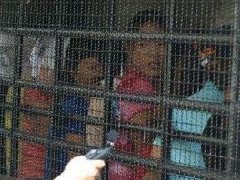 "黑色快速通道"严重困扰泰国 成偷渡中转站