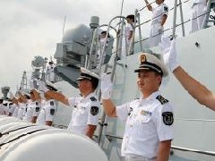 中国海军舰艇编队抵达泰国进行友好访问