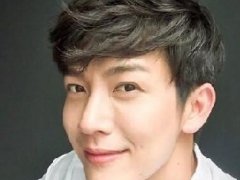 泰星Push否认再次整容 新照片被误以为是新出道的男星
