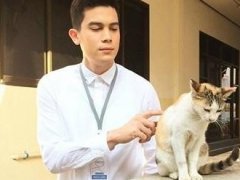 泰星SUNNY与ANDREW甘做猫奴