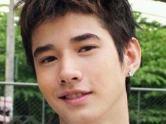 泰星马里奥与Gunji逛街被拍 Gunji大方回应