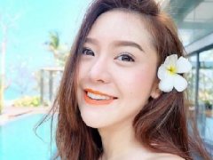 泰国女星Due与Mind华欣海边度假秀好身材