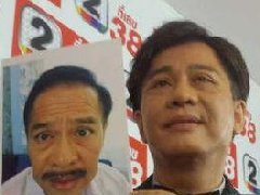 泰国59岁男歌手素拉猜整容年轻30岁 粉丝:不介意