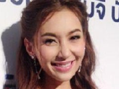 泰星Bella与Weir正常交心 传千亿富豪追求Bella