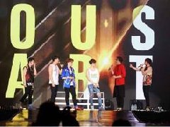 韩国团体偶像2PM曼谷演唱会热闹上演