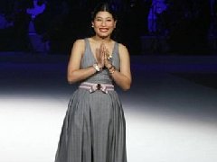 泰星Bee和Nok夫妇等出席诗丽婉娜公主服装发布会