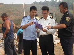 中国昆明海关销毁3.6万罐走私泰国＂红牛＂饮料