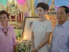 泰星Por逝世百日 家人在武里喃府寺庙为其举行百天祭