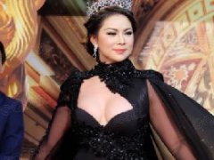 泰星Boom风姿绰约 霸气抢去30位选美小姐风头