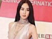 泰星Poy惊艳亮相北影节红毯 被赞美如范冰冰