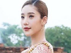 泰国女星Tangmo穿上泰服 展现泰式魅力