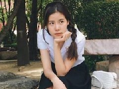 泰星Esther穿上校服粉可爱 即将毕业离开校园 
