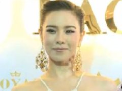 泰星Cris否认与圈外男友疏远 坦言不着急结婚