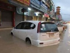 泰国那空拍侬遭遇10年一遇强降雨 多处被淹
