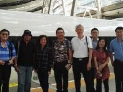 泰国记者：中国高铁运行平稳 让人放心