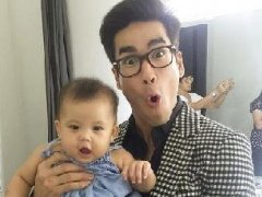 泰星Nadech与Yaya当起保姆 提前练习照顾宝宝？
