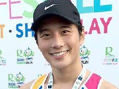 泰星徐志贤否认带女儿外出逛街 称是去看医生