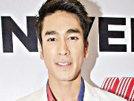 泰星Nadech拒绝粉丝拍照要求 希望多陪伴家人