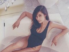 泰星Ploy黑色泳装照性感撩人 强势回归"性感女王"称号