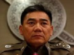 泰国国家警总长儿子驾车违规被开罚单