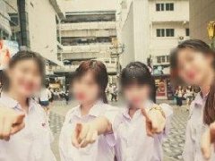 开学季:泰国女同学穿男生校服拍写真被批
