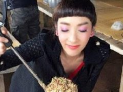泰国女星FeawFoaw社交网上晒中奖彩票被网友骂“炒作”