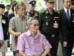 泰国宫务处称泰王"病情不稳定" 民间组织呼吁全民为国王祈福