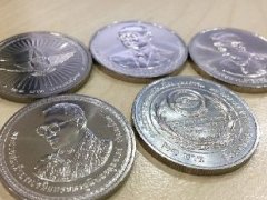 泰国财政厅发售5款泰王普密蓬纪念硬币