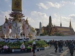 泰国大皇宫和玉佛寺11月1日起恢复开放
