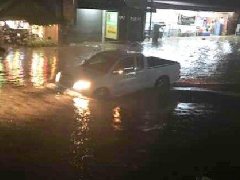 泰国曼谷芭提雅普吉突降暴雨遭水灾
